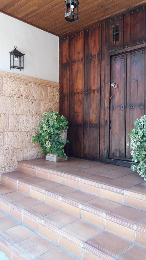 Hostal Rural Moratin Pastrana Bagian luar foto