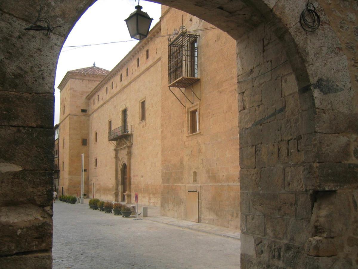 Hostal Rural Moratin Pastrana Bagian luar foto