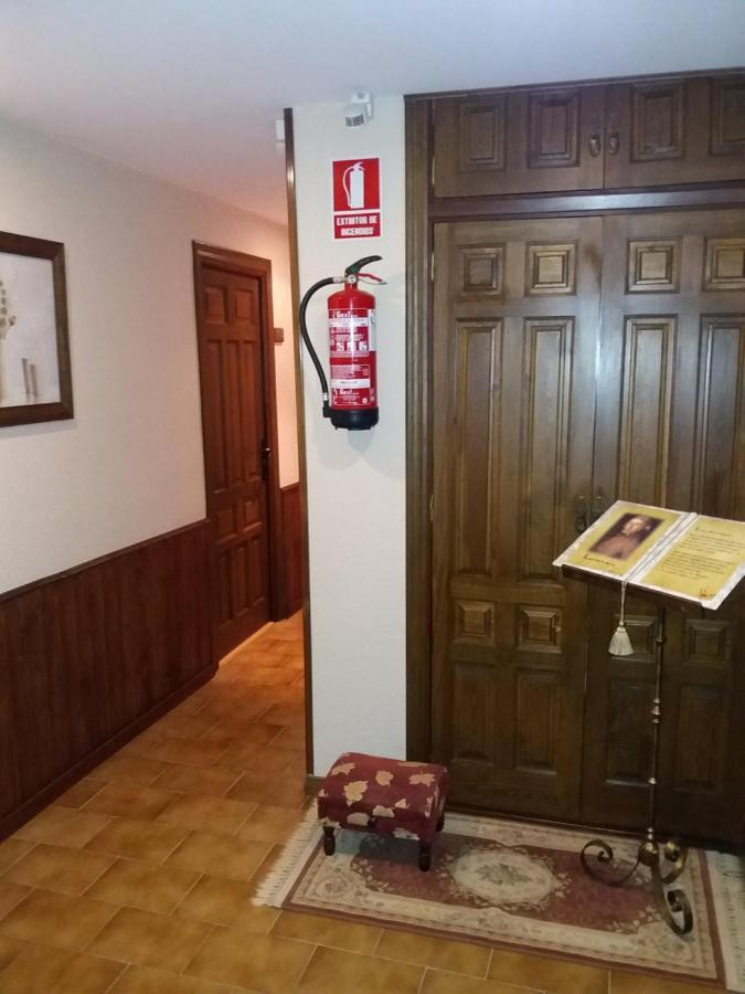 Hostal Rural Moratin Pastrana Bagian luar foto