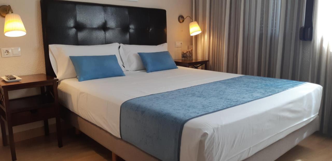 Hostal Rural Moratin Pastrana Bagian luar foto