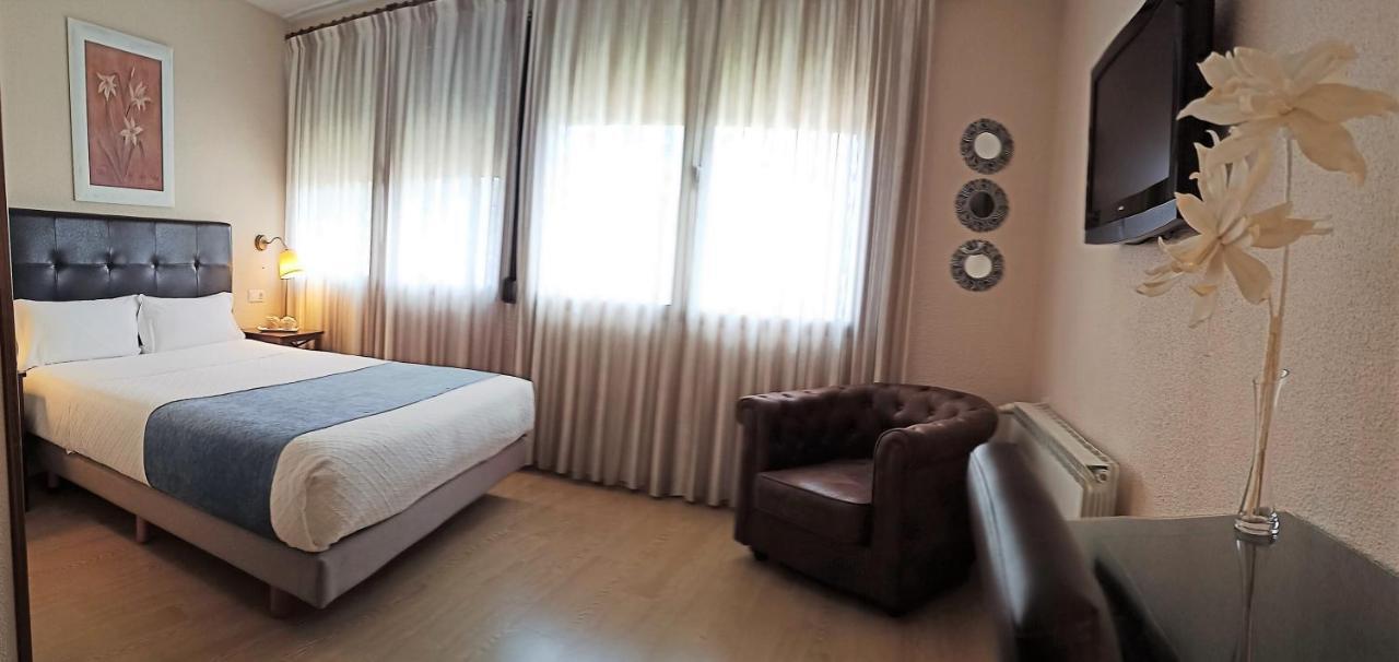 Hostal Rural Moratin Pastrana Bagian luar foto