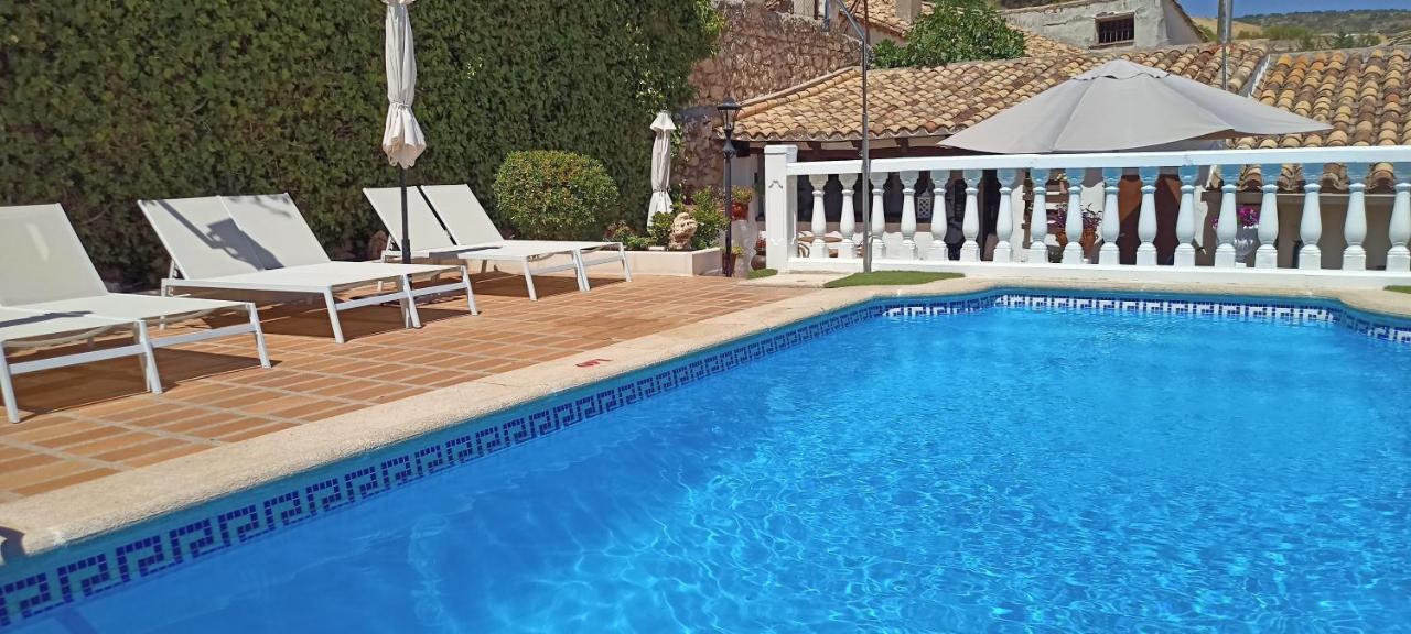 Hostal Rural Moratin Pastrana Bagian luar foto
