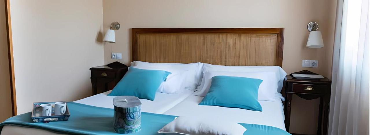 Hostal Rural Moratin Pastrana Bagian luar foto